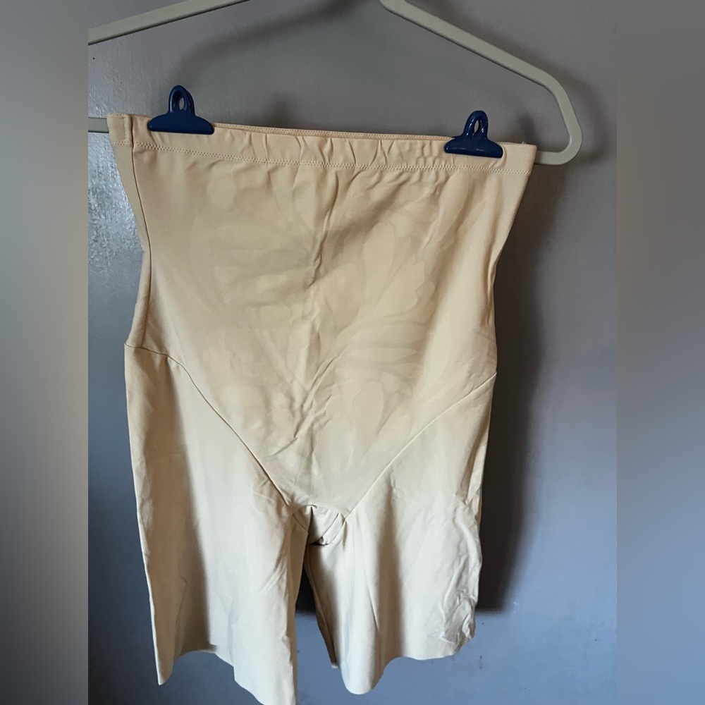 MaidenForm Shapewear